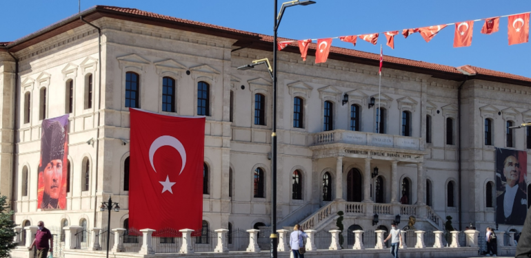Başkan Hakan Bakar: Cumhuriyet meşalesi yolumuzu aydınlatmaktadır – Birlik Haber Ajansı