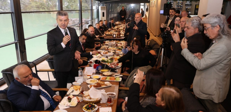 Artvin Valisi Turan Ergün gazetecilerle bir araya geldi – Birlik Haber Ajansı